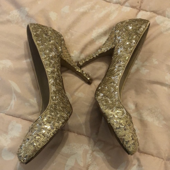 WHBM • Gold Sequined High Heels • Size 7.5M - Picture 4 of 4